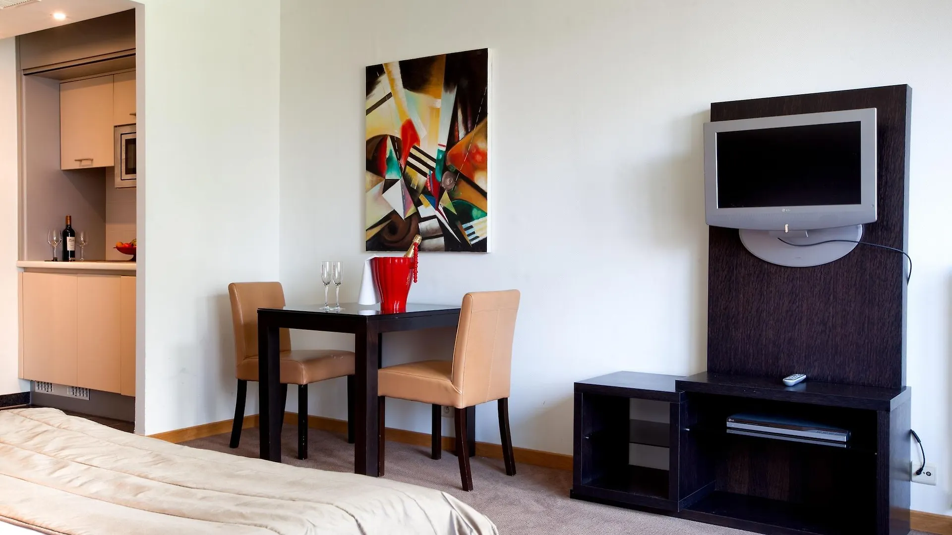 Diamant Suites Brussels Eu Etterbeek 3*,