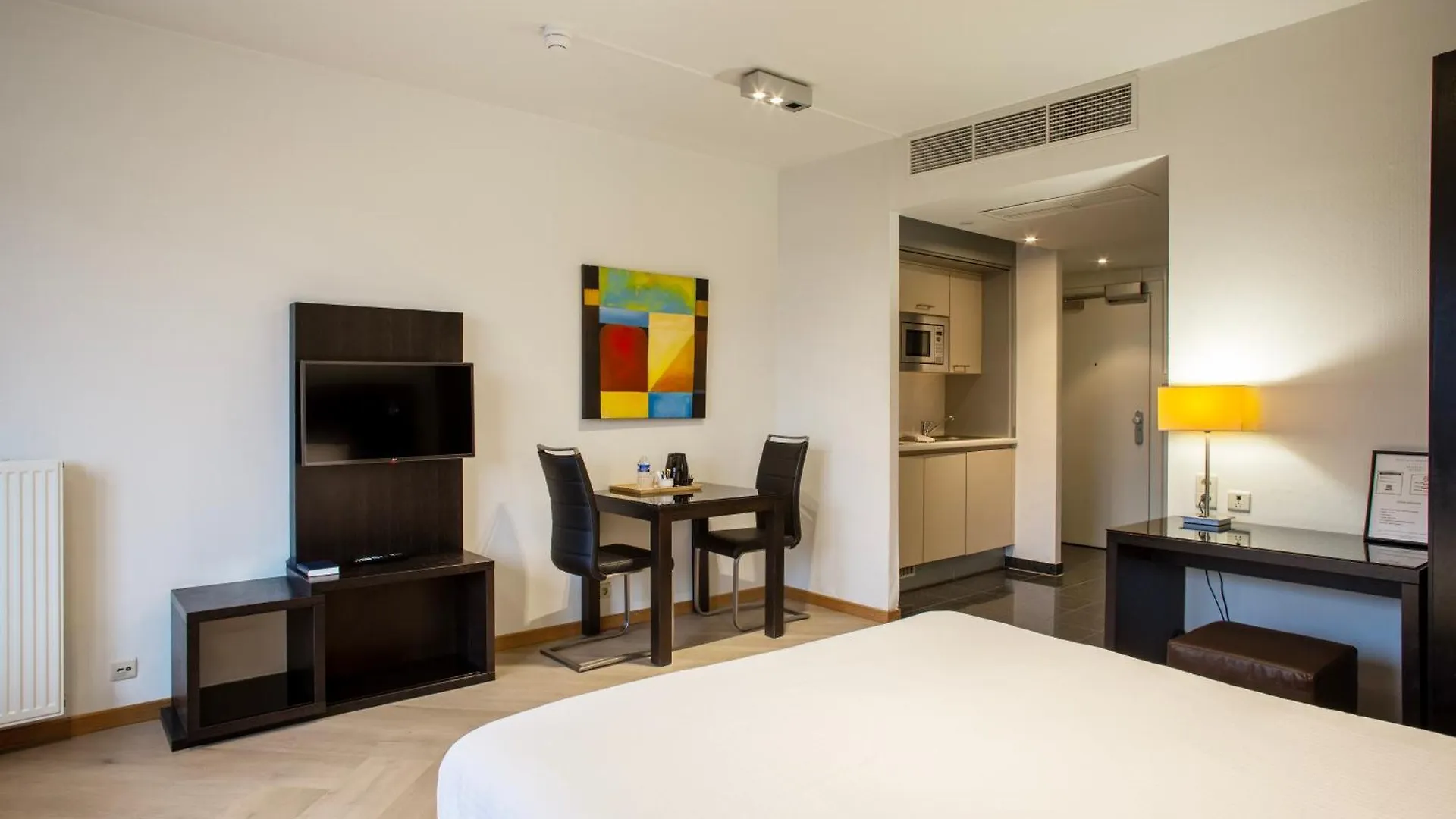 Diamant Suites Brussels Eu Etterbeek 3*,